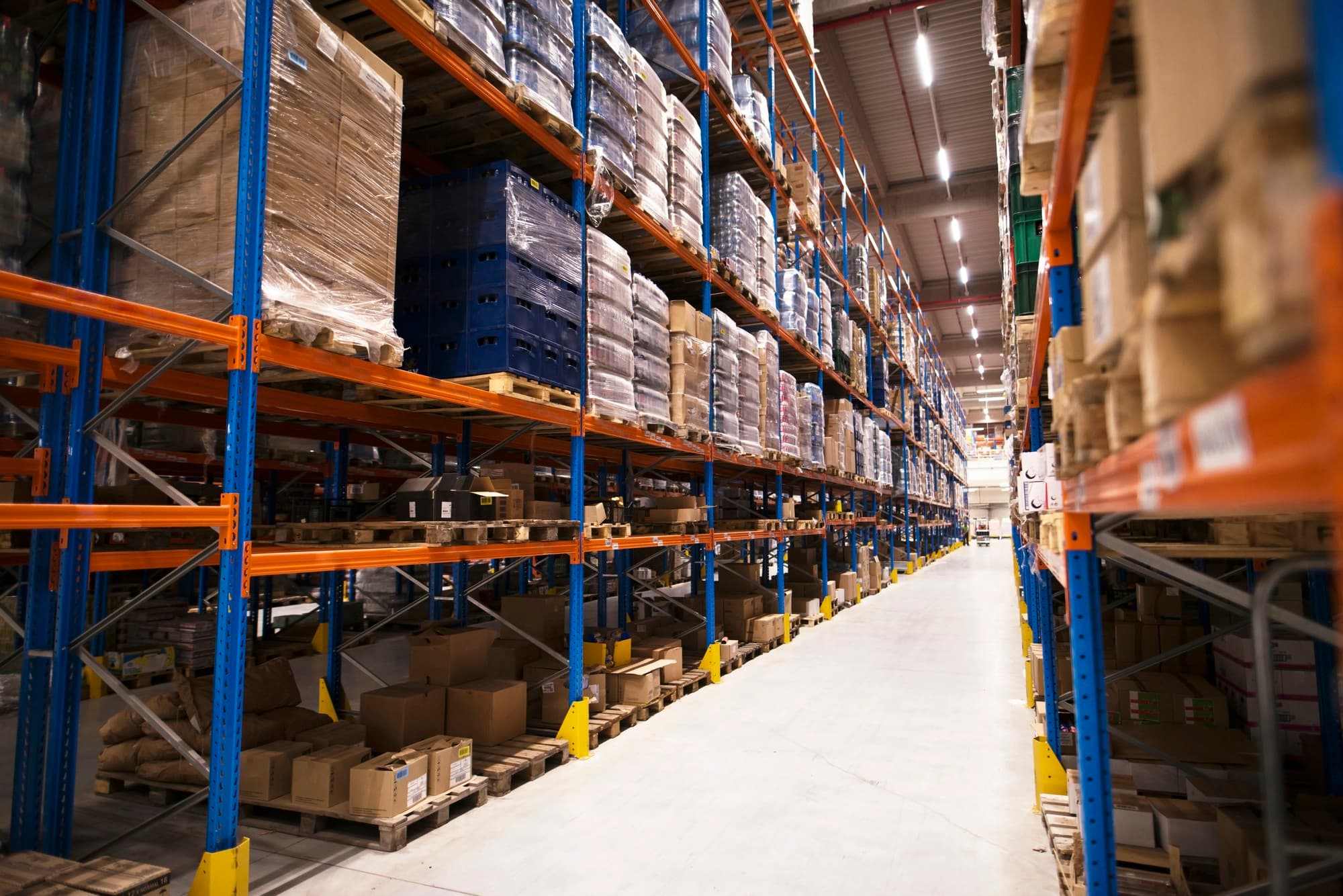 Distribution warehouse
